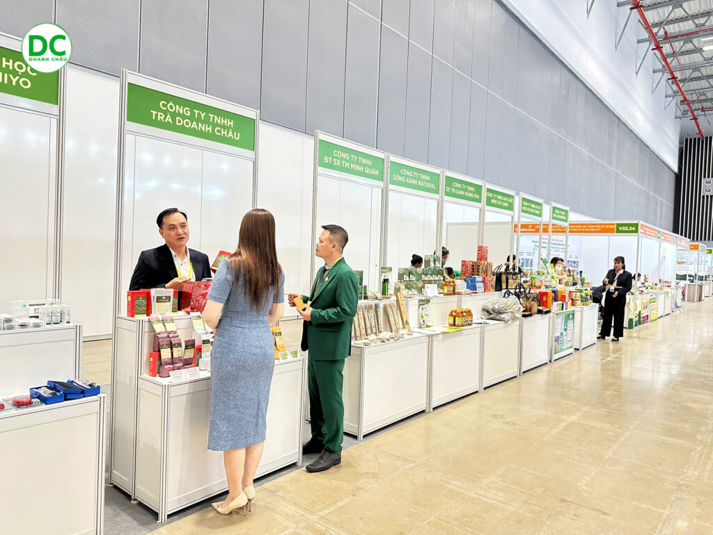 Cụm Gian Hàng Xanh 12 tại Growtech Vietnam 2025 trưng bày sản phẩm nông nghiệp xanh và công nghệ bền vững.