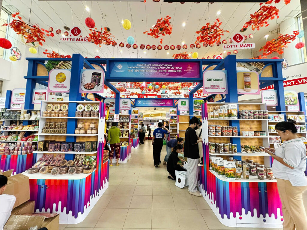 Không gian trưng bày sản phẩm tại Tuần lễ giao thương 2025