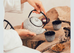 Thưởng trà Oolong tĩnh lặng