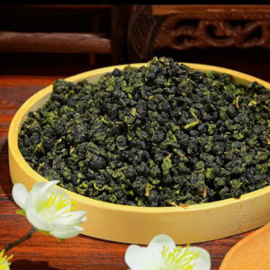  Trà Oolong có tốt không? Búp trà xoăn chặt và đều màu xanh đậm