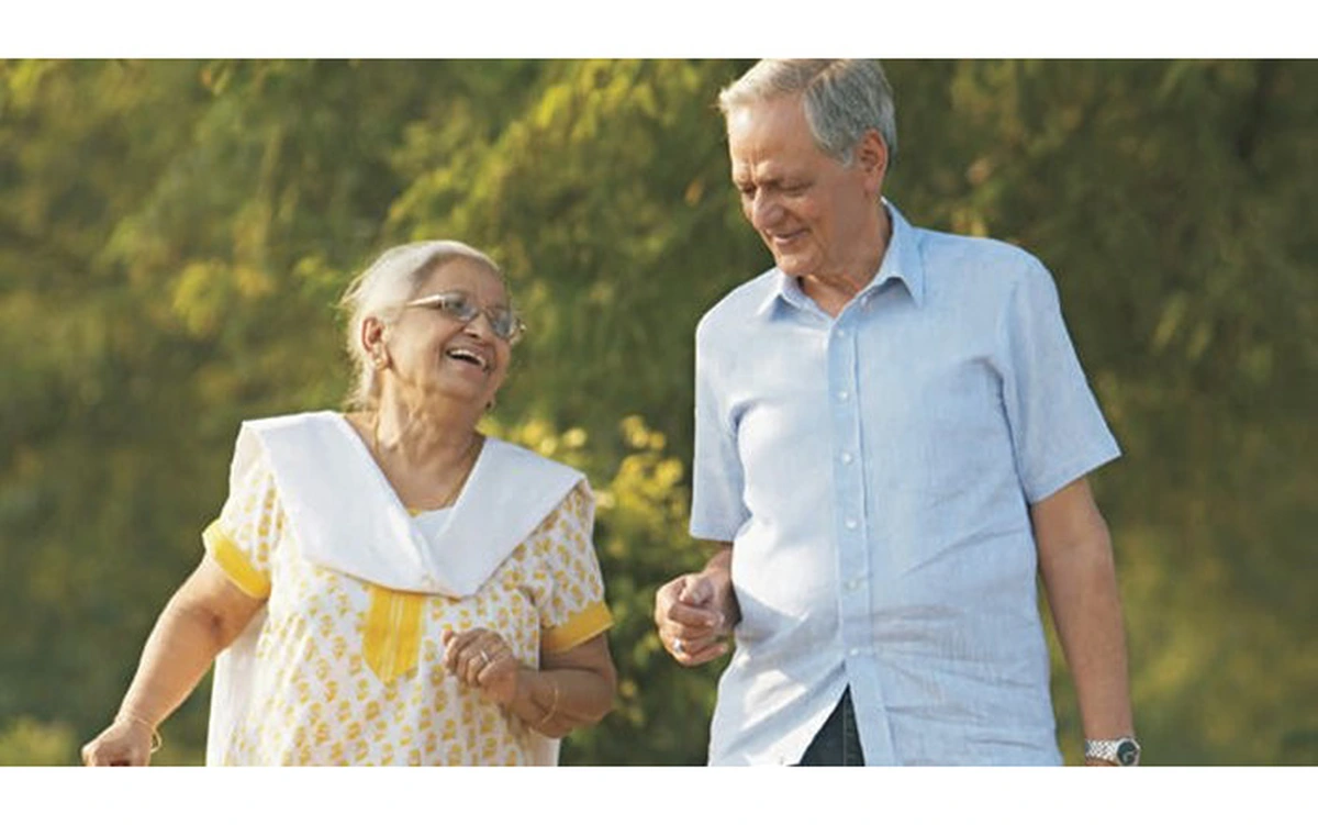 xuomgw khớp người già khỏe mạnh