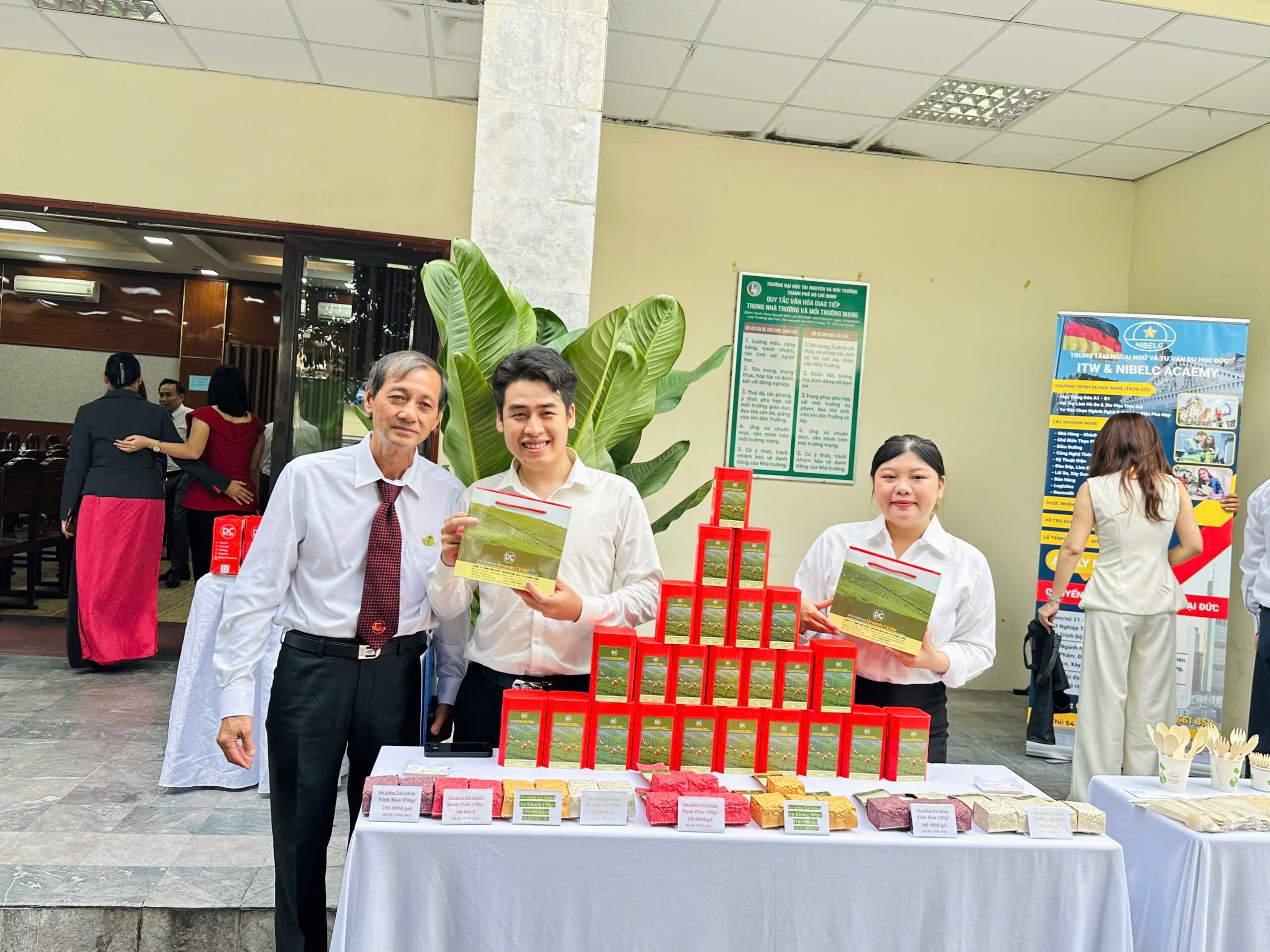 Gian hàng Doanh Châu tại Đại hội