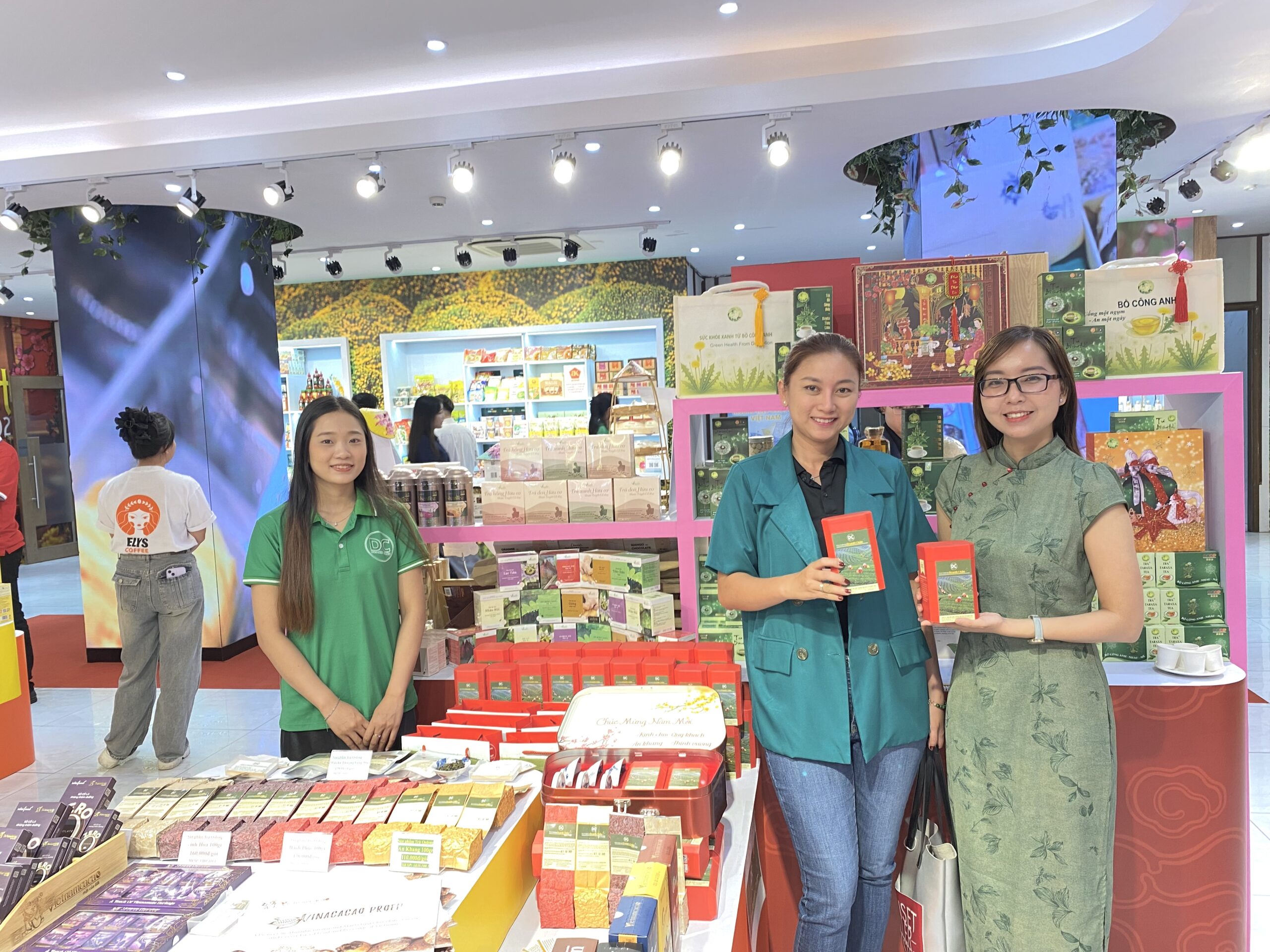 Gian hàng Doanh Châu tại Tuần lễ Lương thực thực phẩm 2025