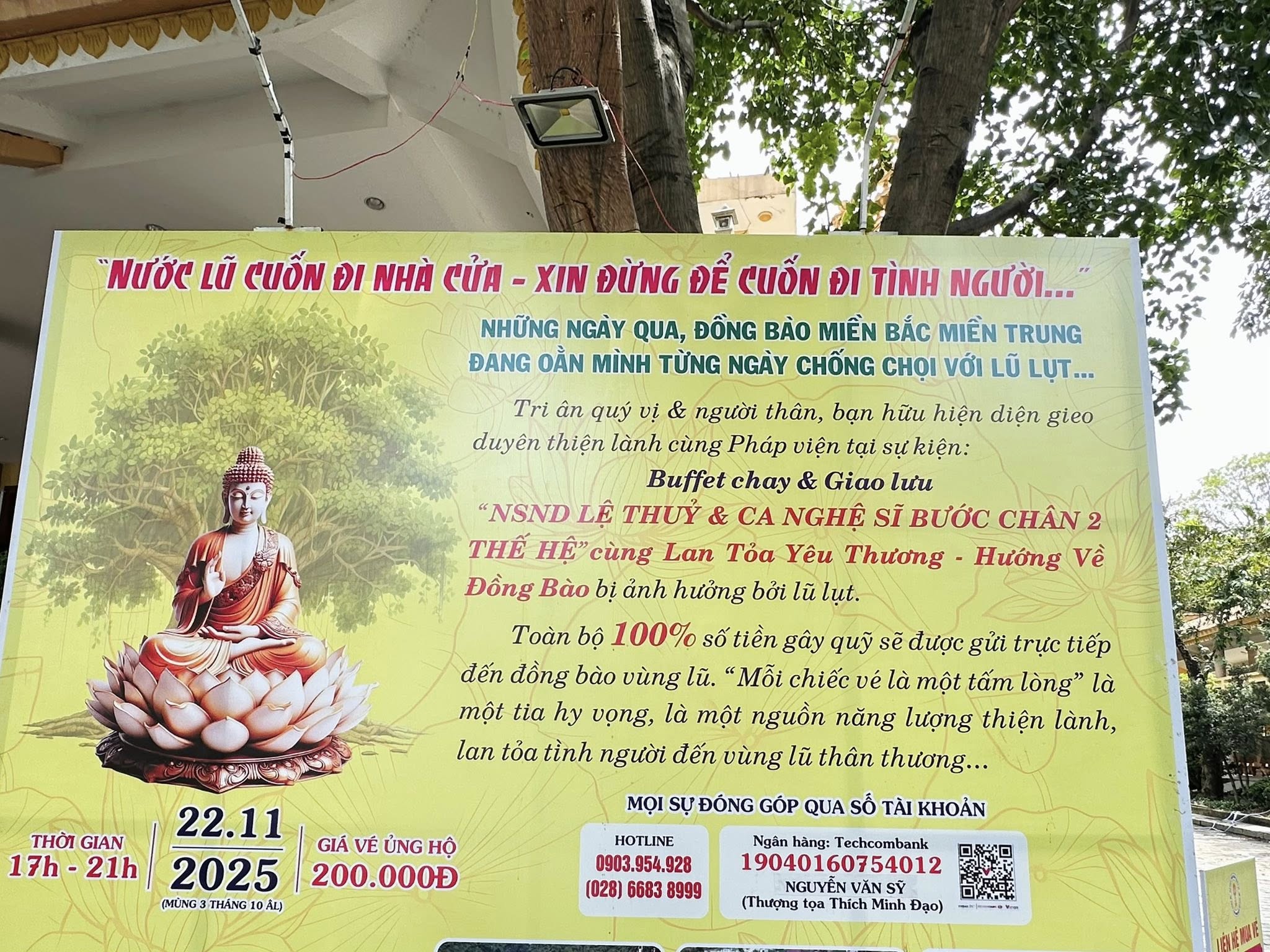 Gây quỹ lũ lụt Pháp viện Minh Đăng Quang